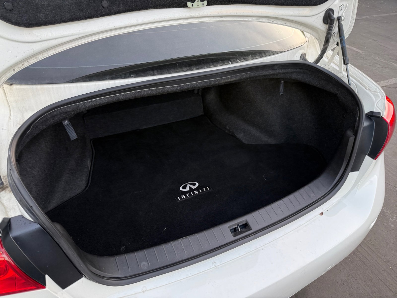 Used 2017 INFINITI Q50 3.0t Premium w/ 3.0T Premium Plus Package image 21