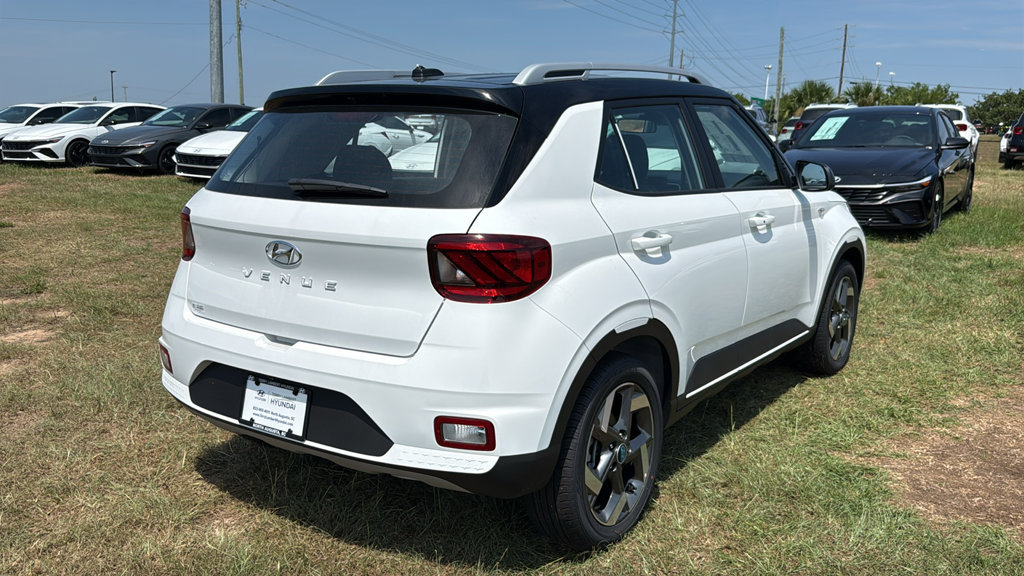 New 2026 Hyundai Venue SEL FWD image 7