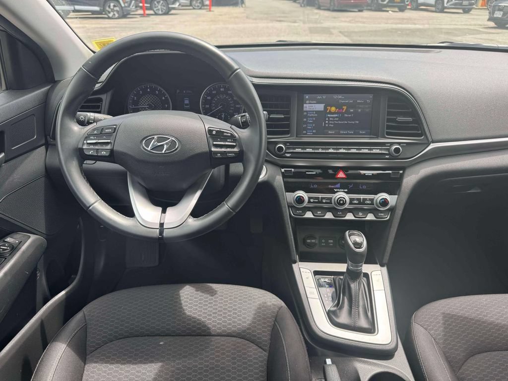 Used 2020 Hyundai Elantra Value Edition w/ Cargo Package (C1) FWD image 16