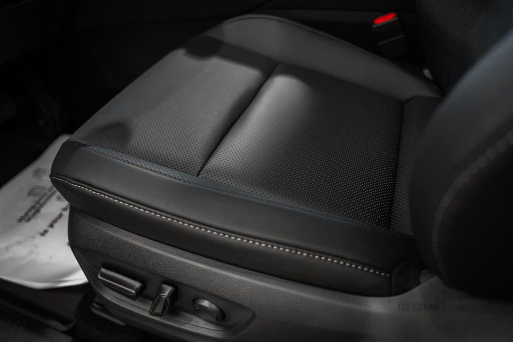 New 2025 Toyota Crown Signia image 37