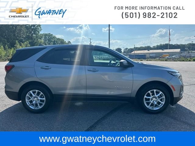 Used 2024 Chevrolet Equinox LS w/ LS Convenience Package FWD image 4