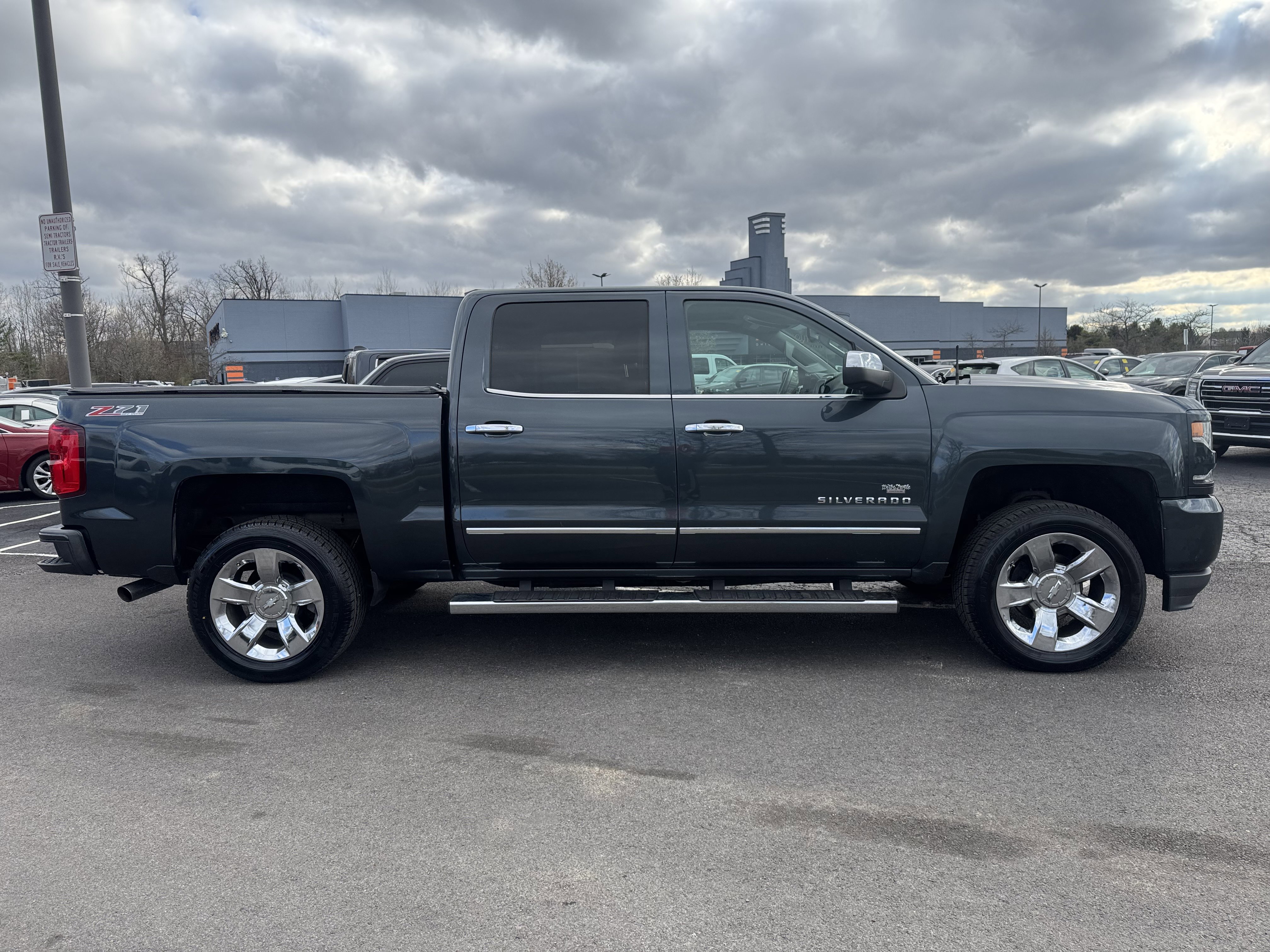 Used 2017 Chevrolet Silverado 1500 LTZ Z71 w/ LTZ Plus Package image 23
