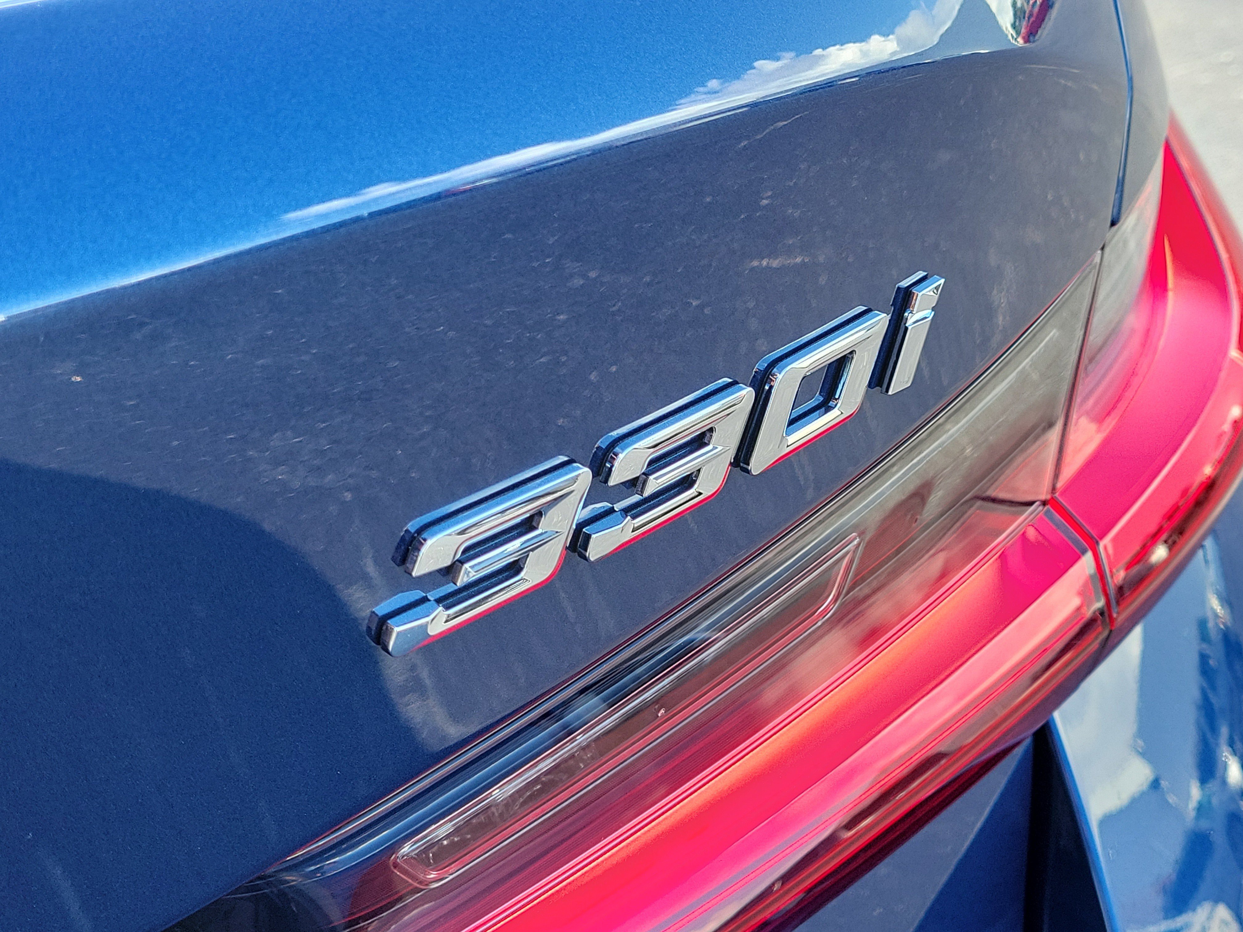 Used 2024 BMW 330i Sedan RWD image 5