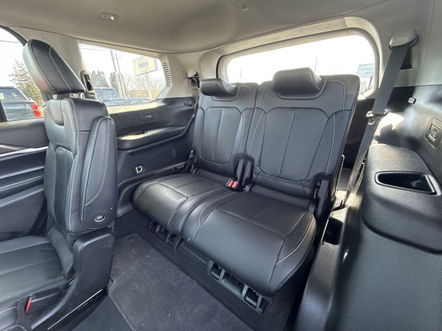 Used 2022 Jeep Grand Cherokee L Limited w/ Black Appearance Package image 26