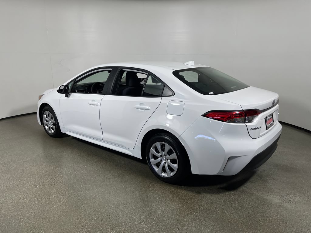 Used 2026 Toyota Corolla LE FWD image 5