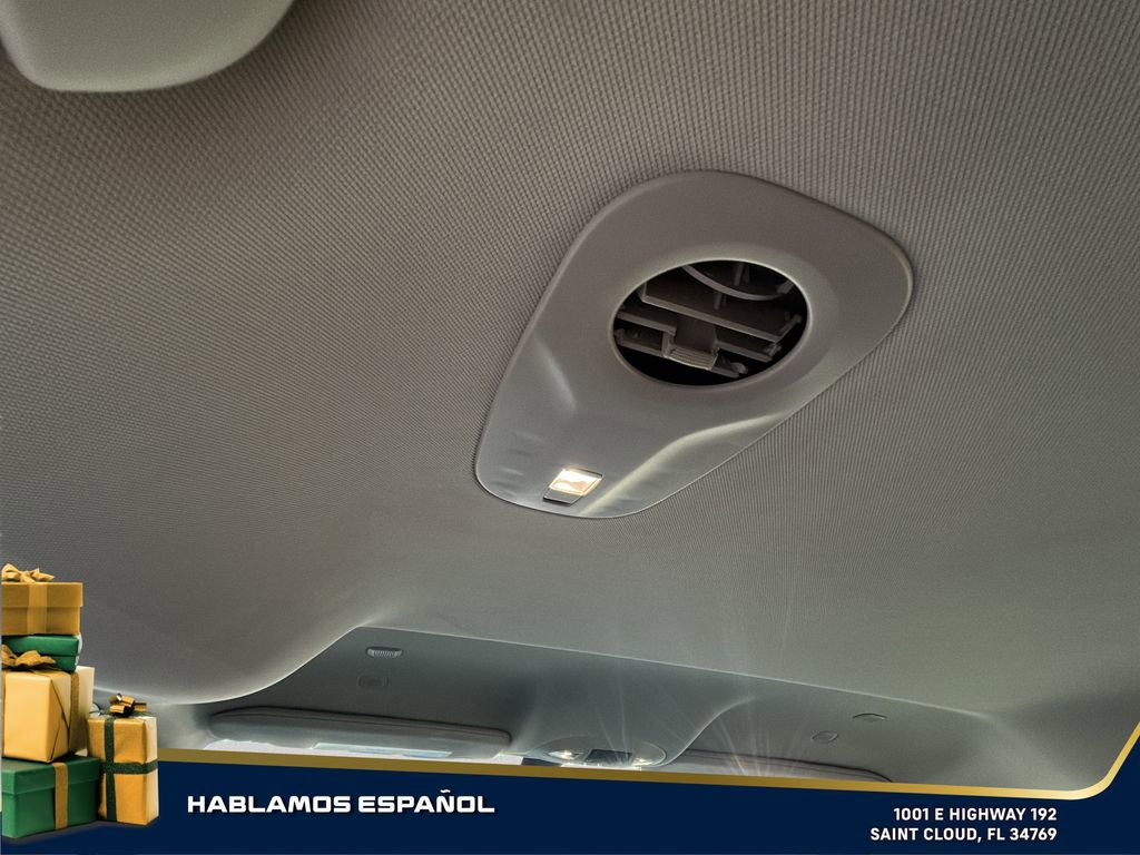 Used 2022 Chrysler Voyager LX image 27