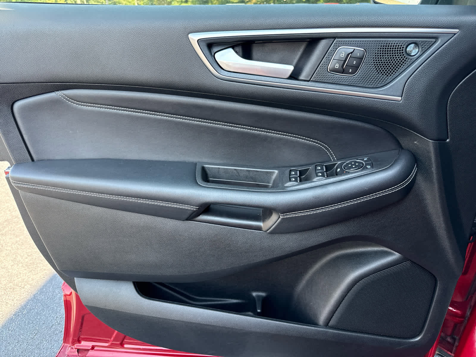 Certified 2024 Ford Edge Titanium image 12