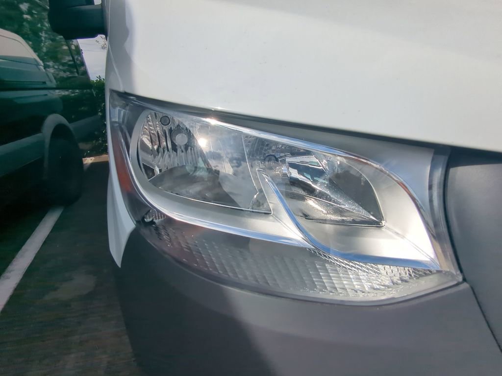 Used 2025 Mercedes-Benz Sprinter 2500 image 19