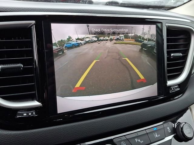 Used 2024 Chrysler Pacifica Touring-L image 15