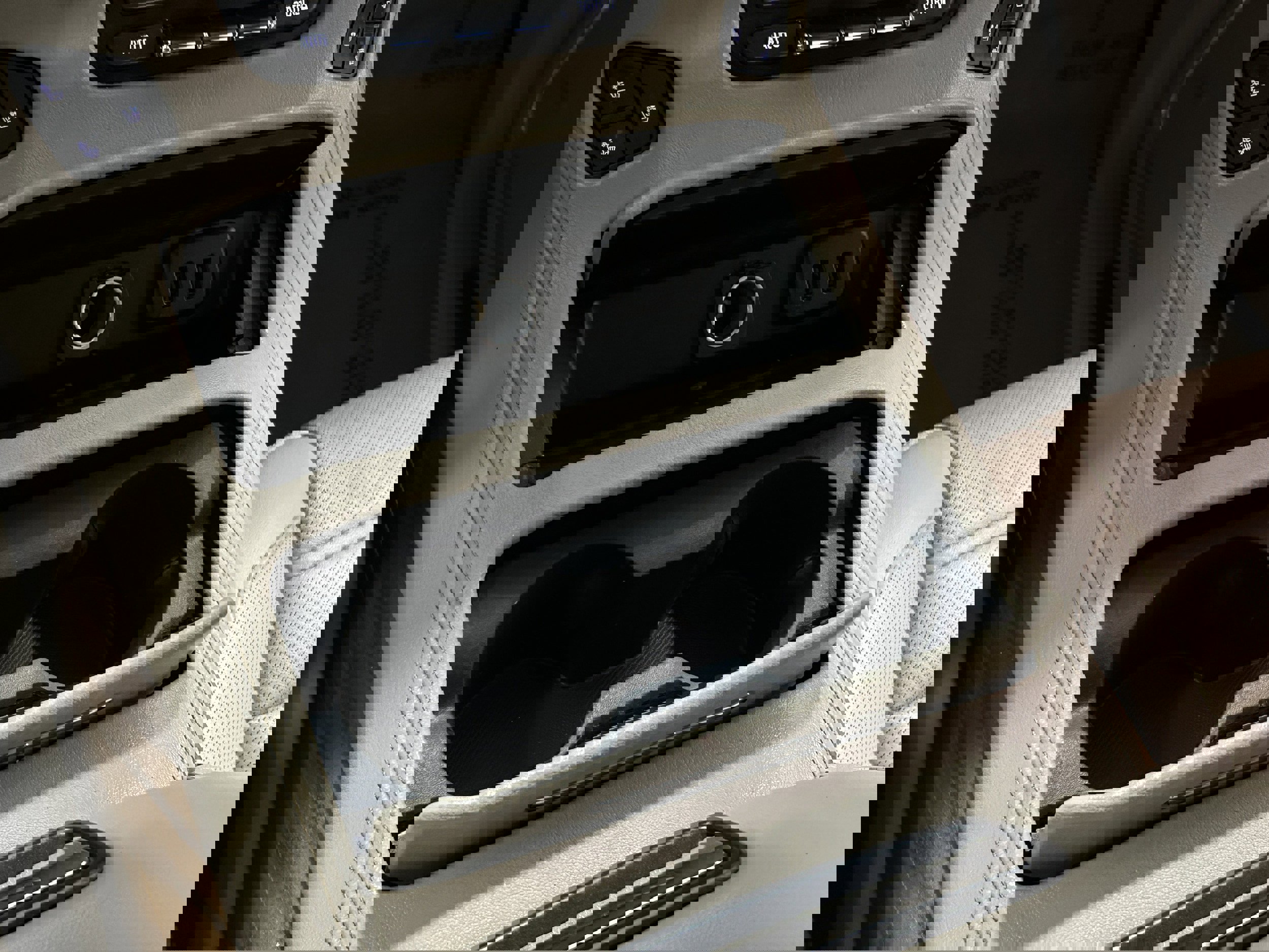 Used 2019 GMC Yukon Denali w/ Denali Ultimate Package image 10