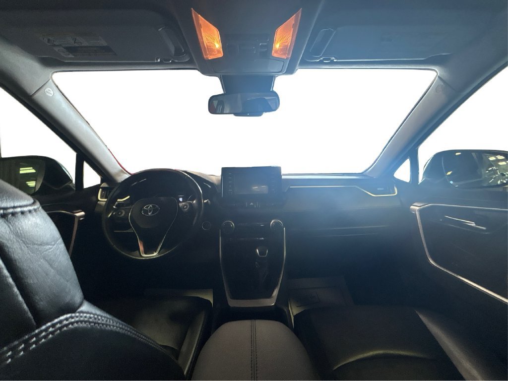 Used 2019 Toyota RAV4 XLE Premium FWD image 33