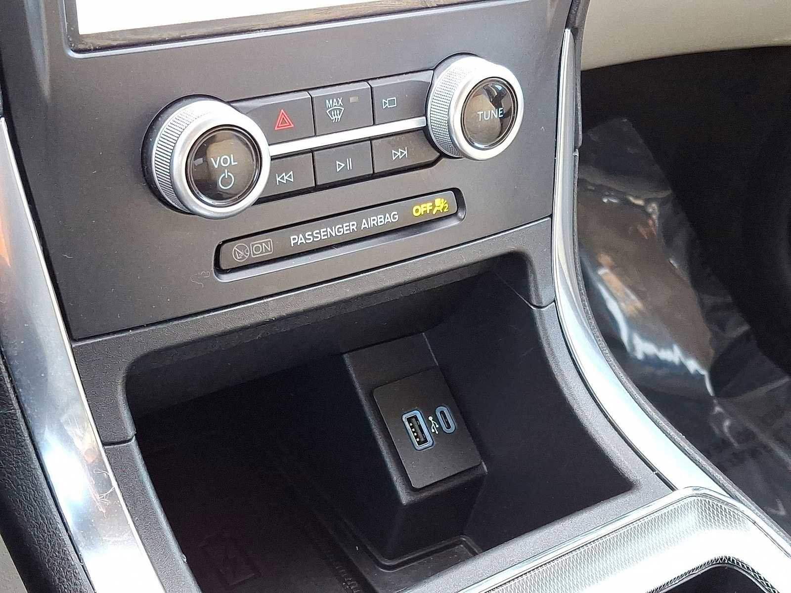 Used 2022 Ford Edge Titanium image 23