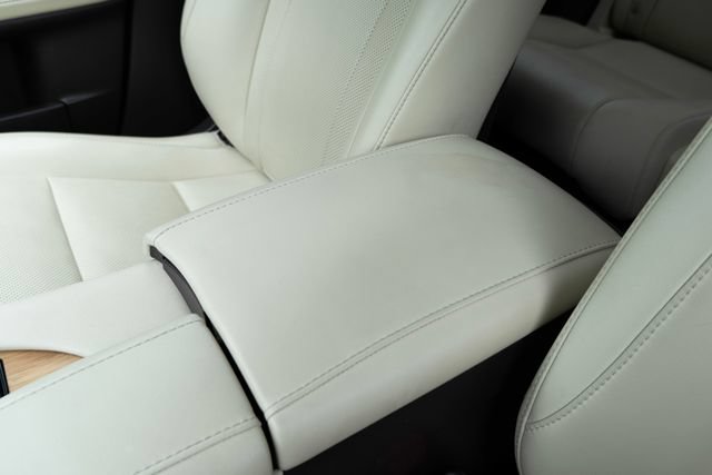 Used 2020 Lexus RX 350L Premium w/ Premium Package AWD/4WD image 48