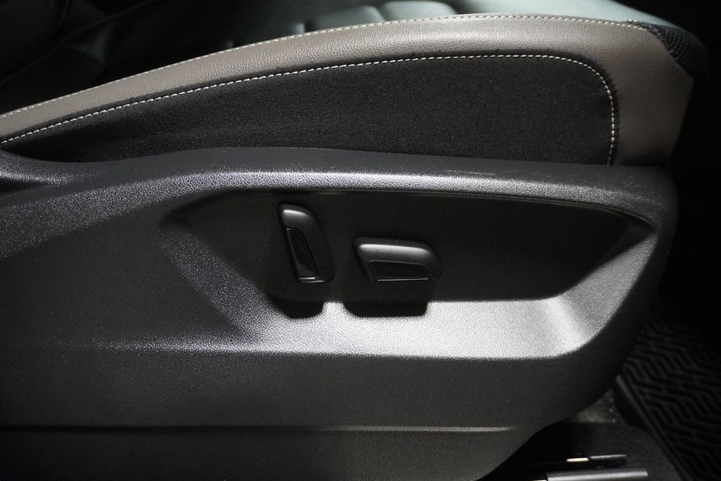 Used 2021 Volkswagen Atlas SEL Premium image 5