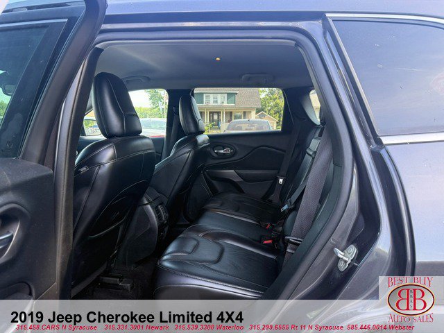 Used 2019 Jeep Cherokee Limited AWD/4WD image 11