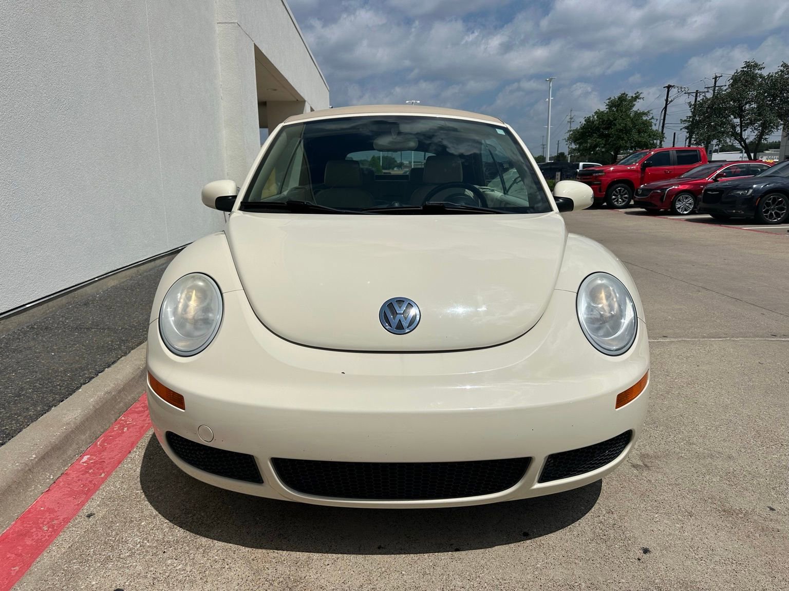 Used 2010 Volkswagen Beetle Final Edition FWD image 2
