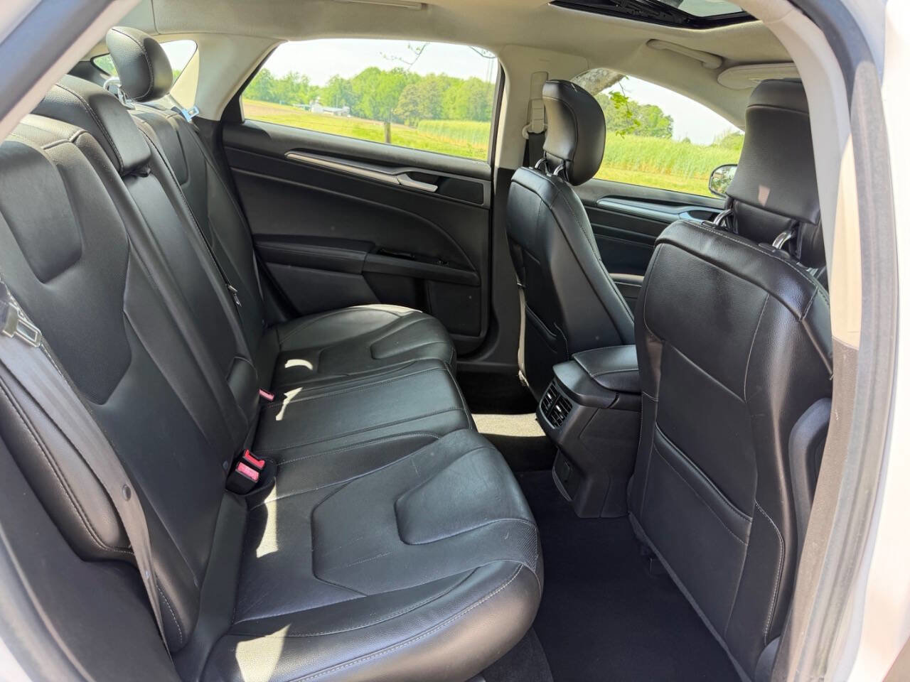 Used 2014 Ford Fusion Titanium image 17