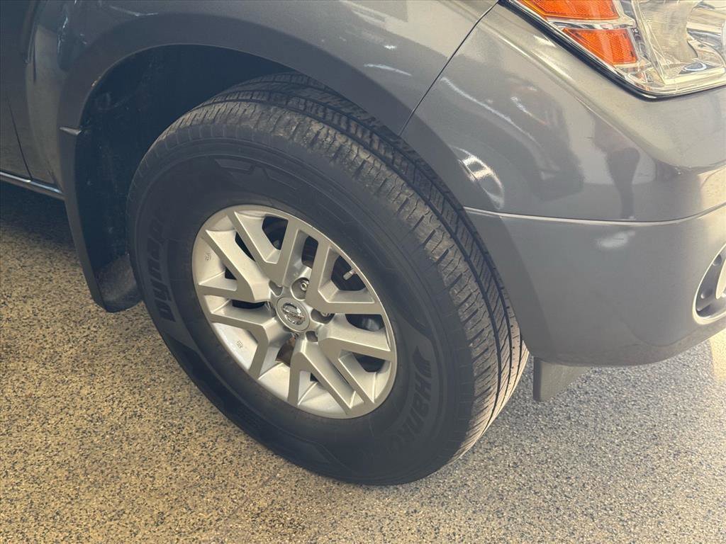 Used 2019 Nissan Frontier SV image 4