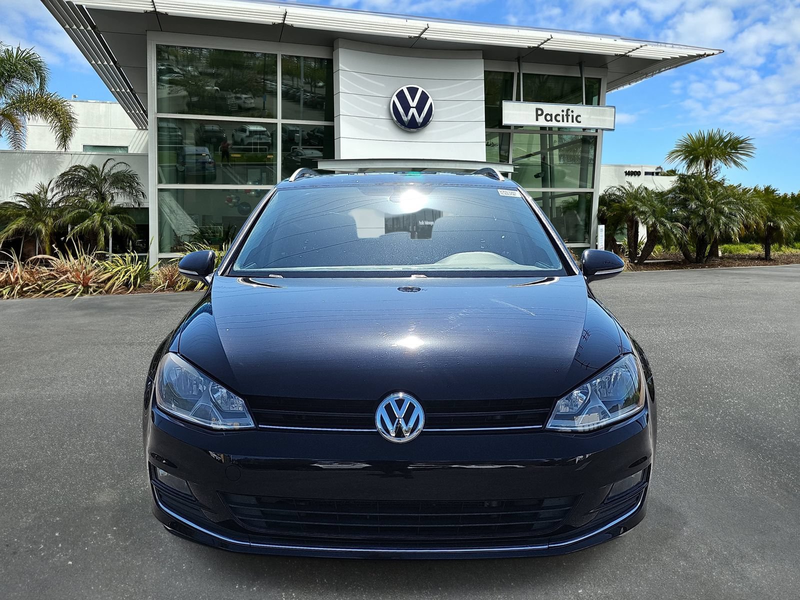 Used 2015 Volkswagen Golf SEL FWD image 2