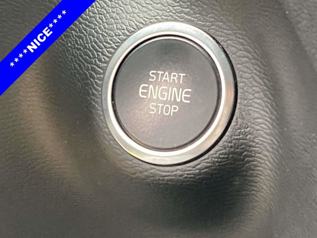 Used 2021 Volvo XC40 T4 R-Design w/ Advanced Package image 23