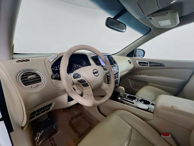 Used 2014 Nissan Pathfinder Platinum image 18