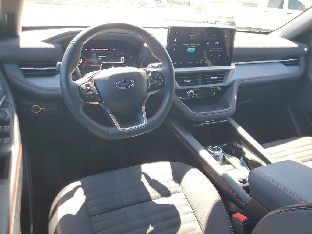 Used 2025 Ford Explorer ST-Line w/ ST-Line Street Pack image 14