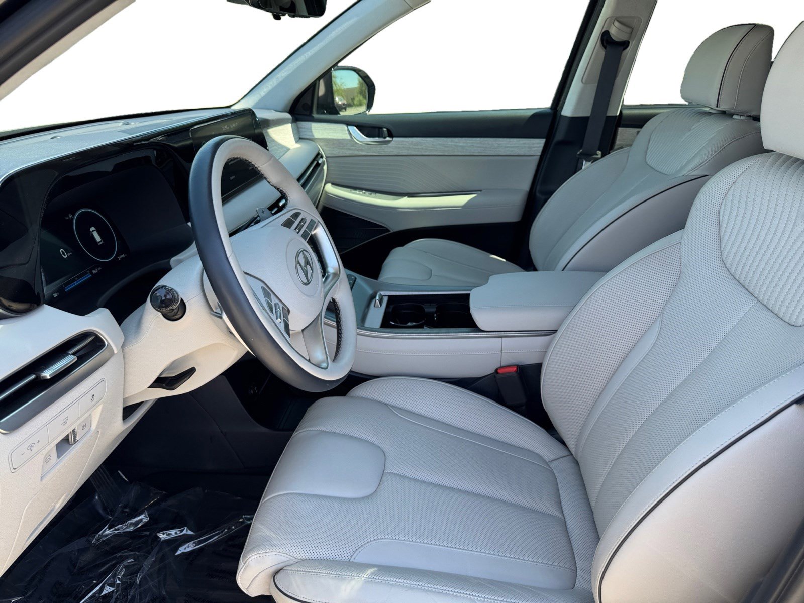 Used 2024 Hyundai Palisade Calligraphy image 9