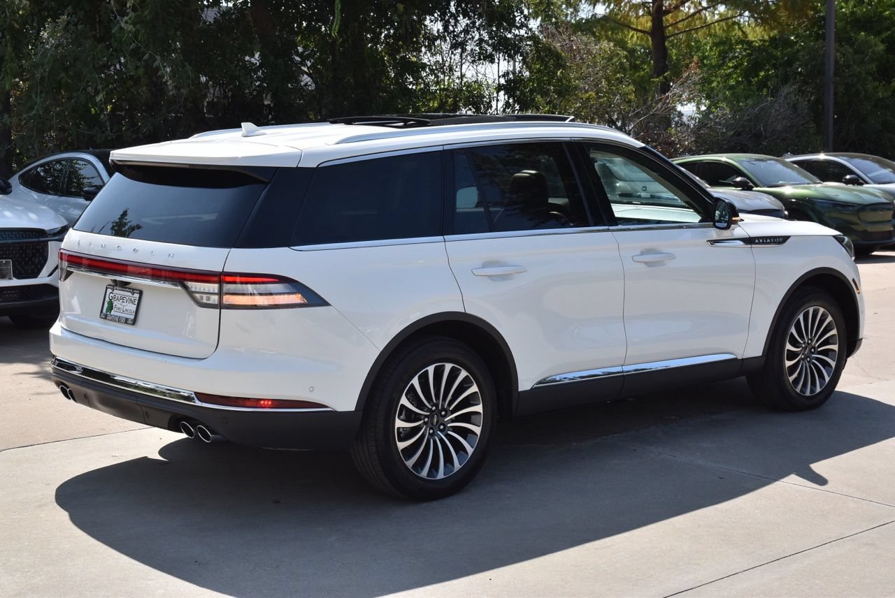 Used 2022 Lincoln Aviator Reserve w/ Equipment Group 201A AWD/4WD image 7