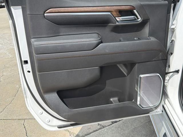 Used 2023 Chevrolet Silverado 1500 High Country w/ Technology Package RWD image 21