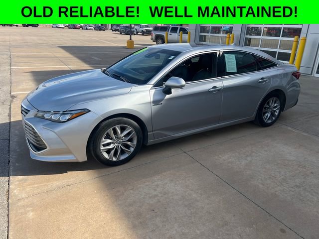 Used 2019 Toyota Avalon XLE w/ Moonroof Package image 1