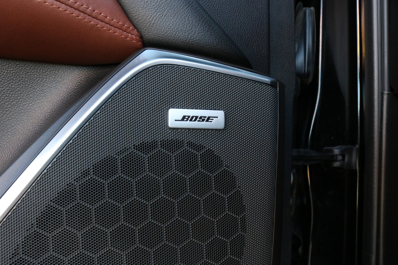 Used 2017 Cadillac Escalade Premium Luxury image 36