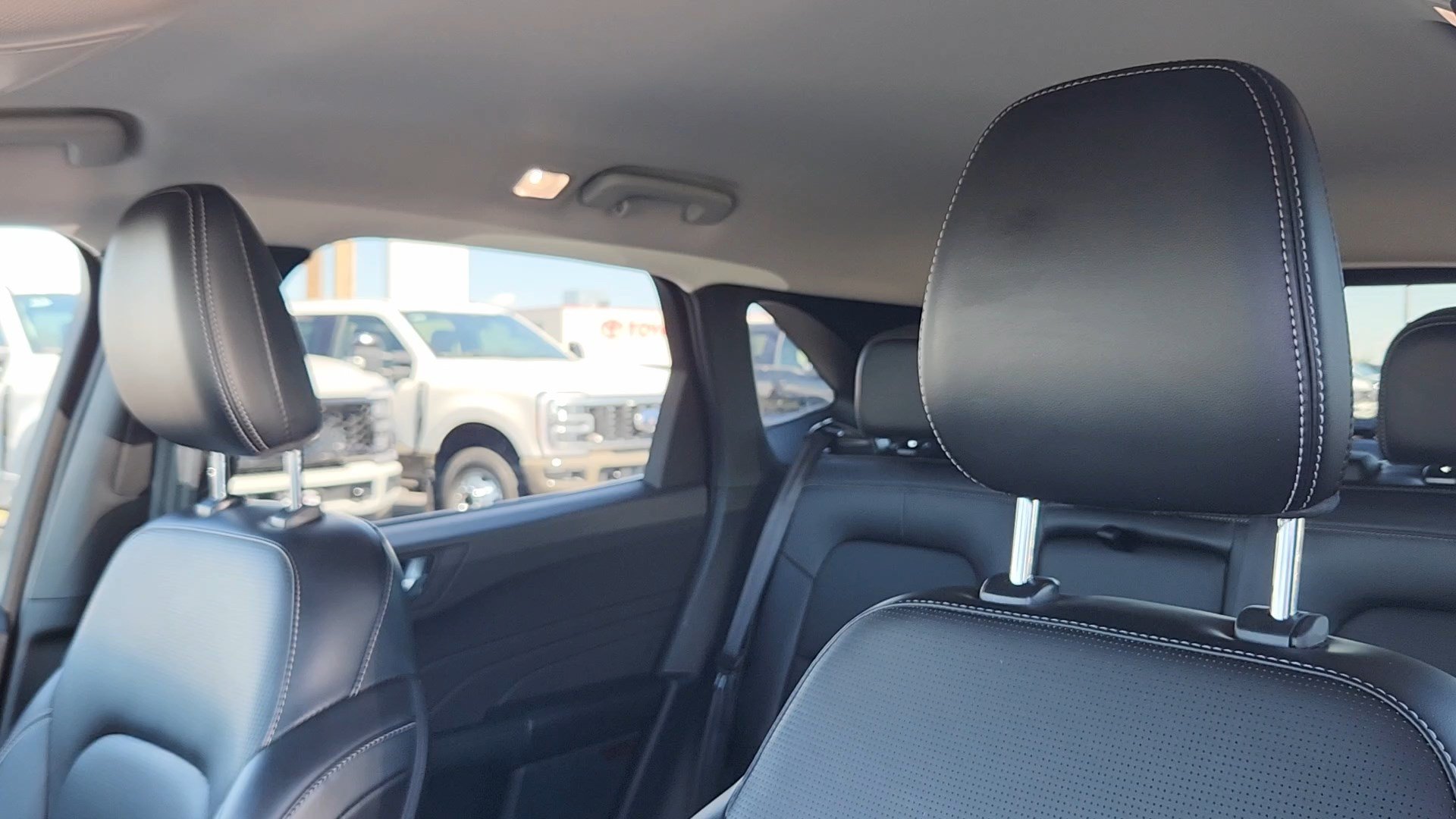 Certified 2025 Ford Escape Platinum AWD/4WD image 10