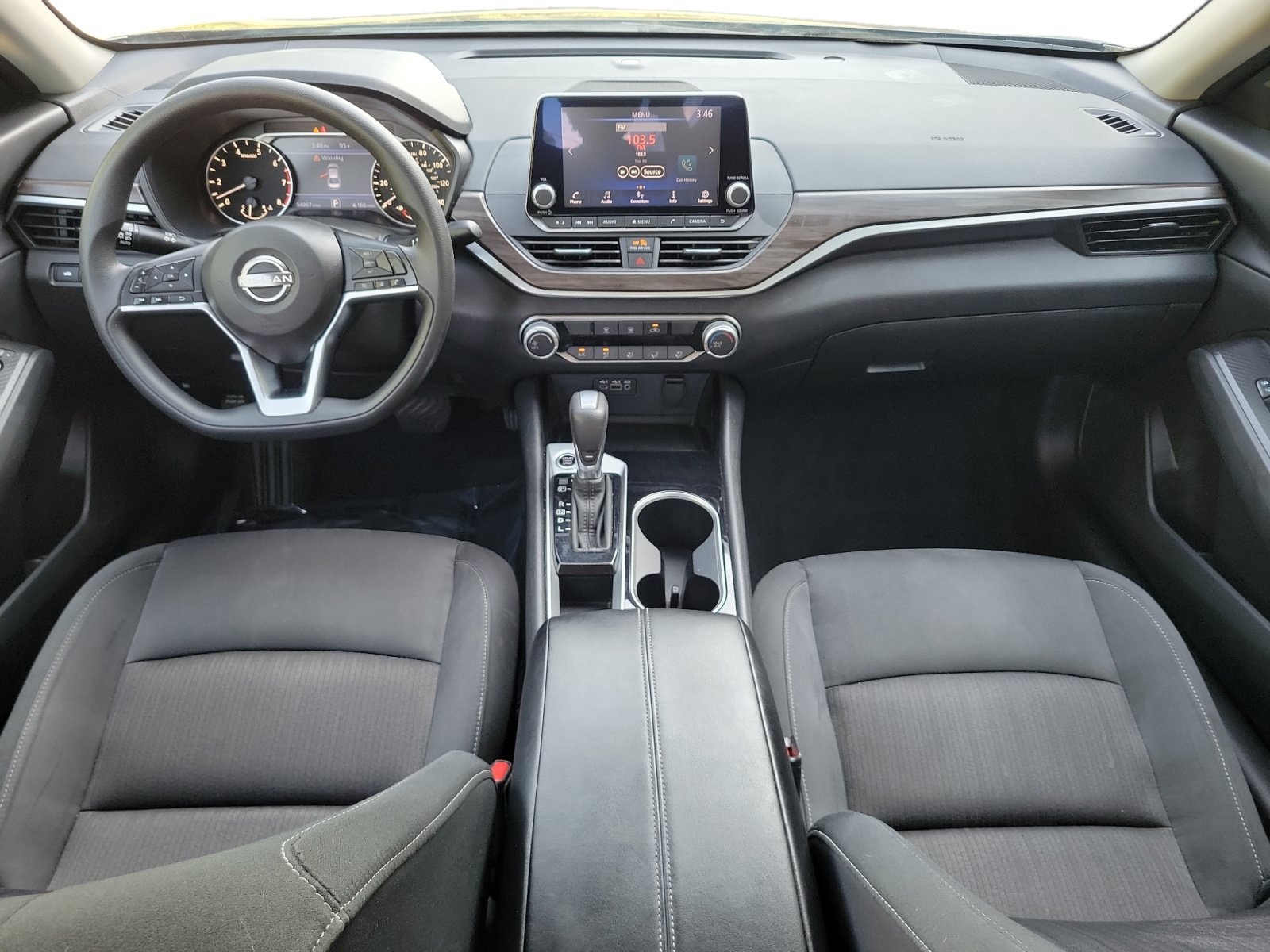 Used 2024 Nissan Altima 2.5 SV FWD image 11