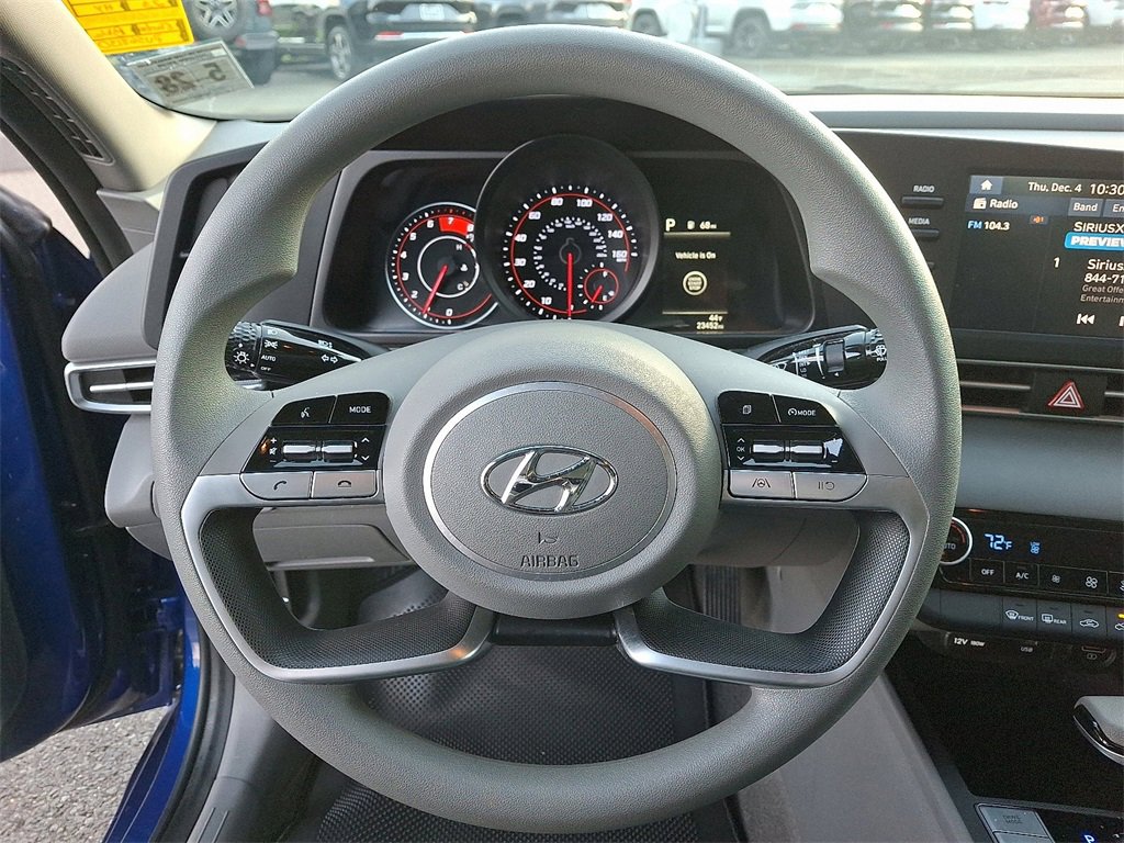 Used 2023 Hyundai Elantra SEL w/ Cargo Package image 19