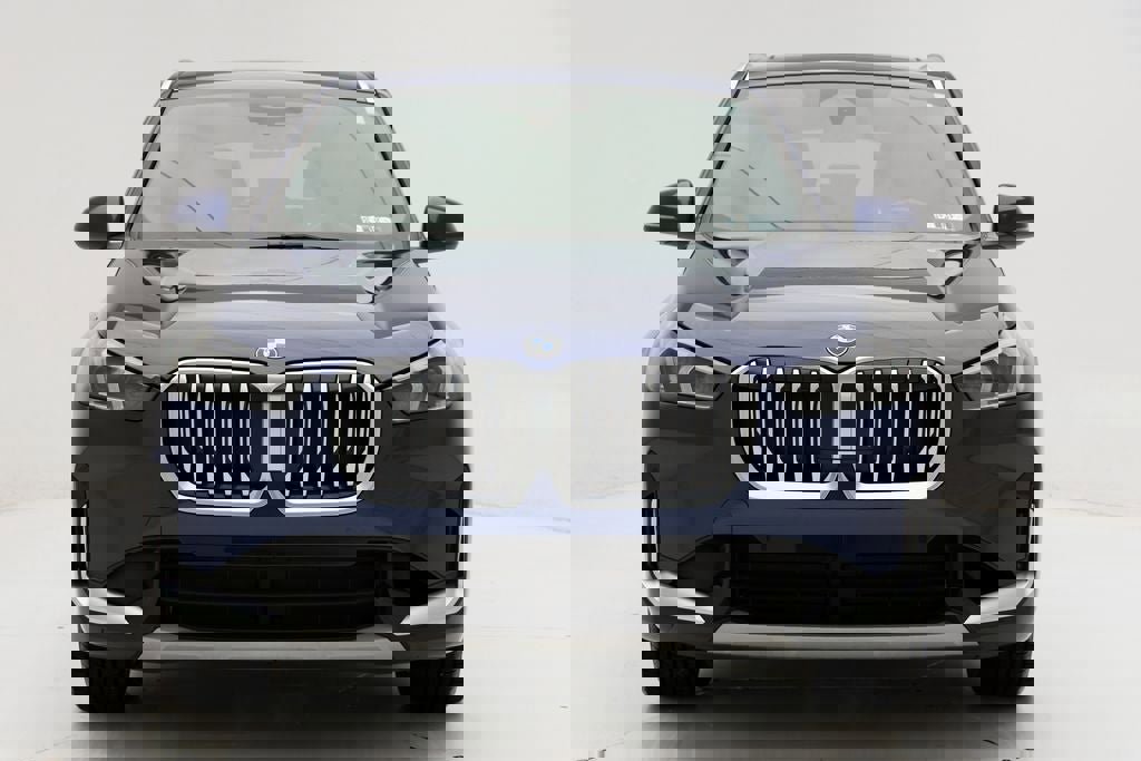 Used 2025 BMW X1 xDrive28i image 4