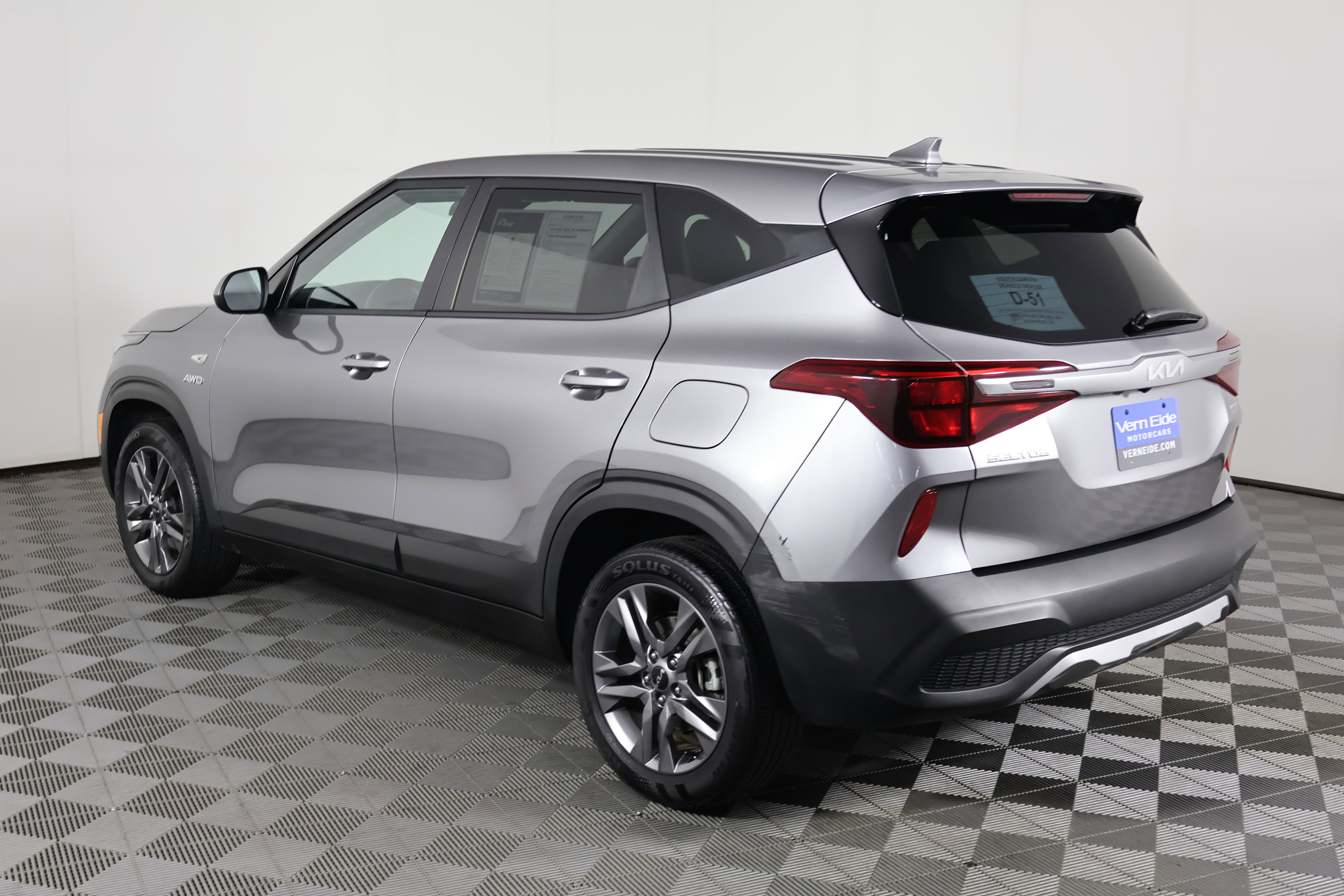 Used 2022 Kia Seltos LX image 8