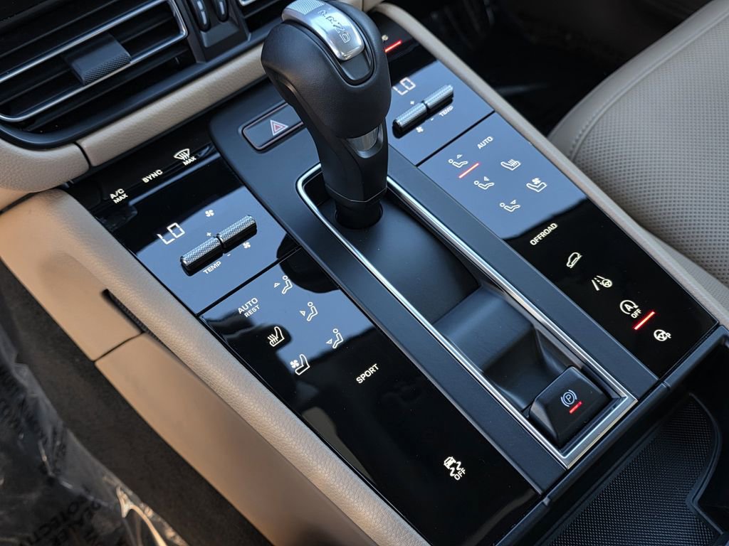 New 2025 Porsche Macan Turbo image 23