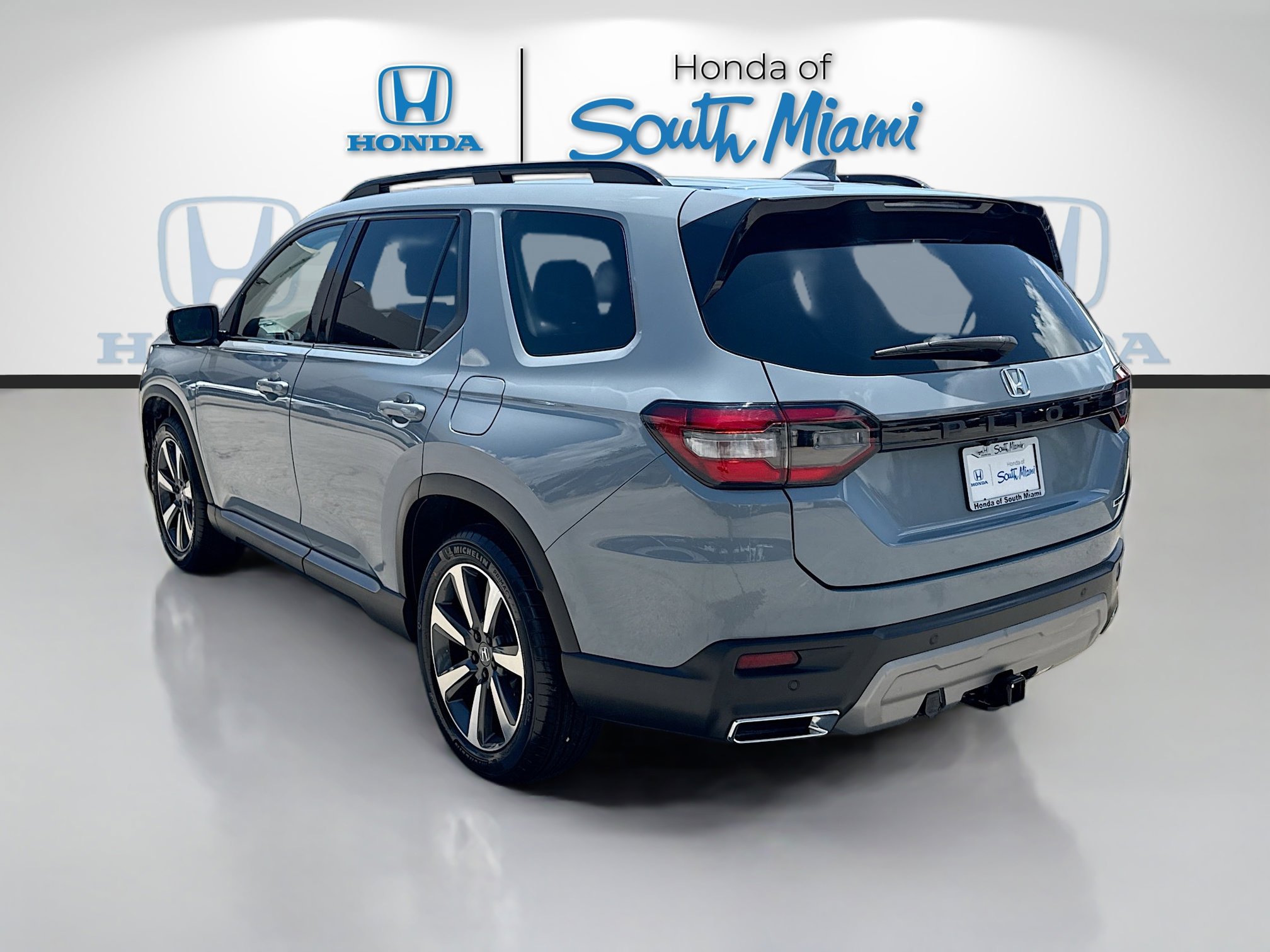 Certified 2023 Honda Pilot Touring image 5