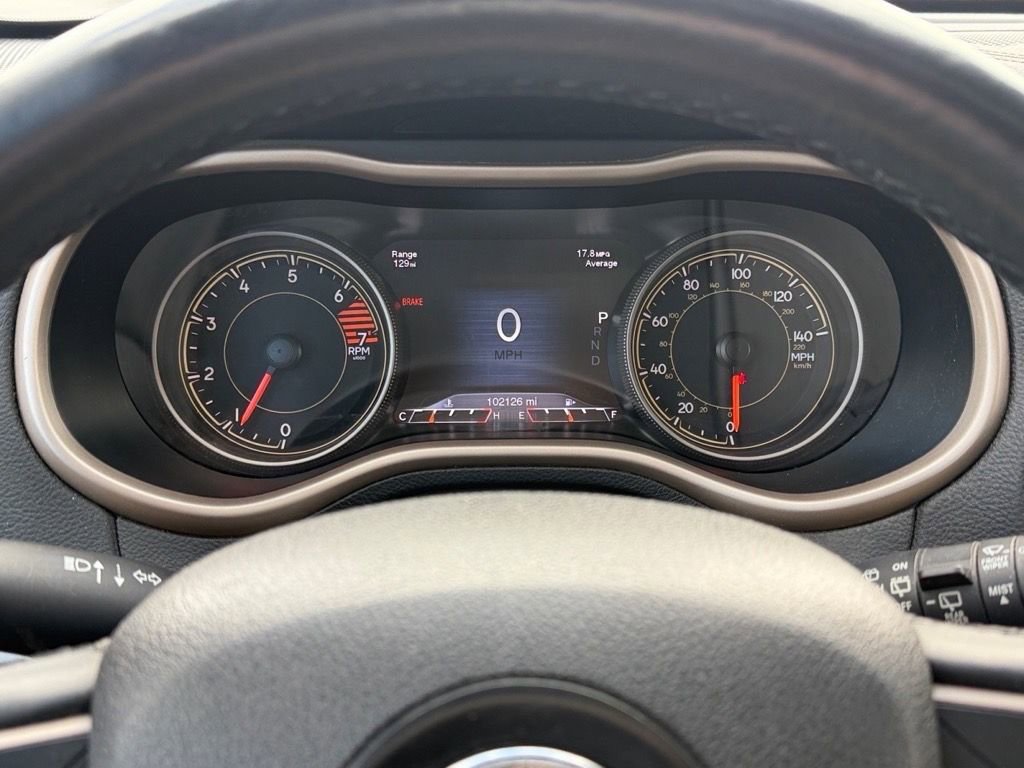 Used 2018 Jeep Cherokee Limited image 24