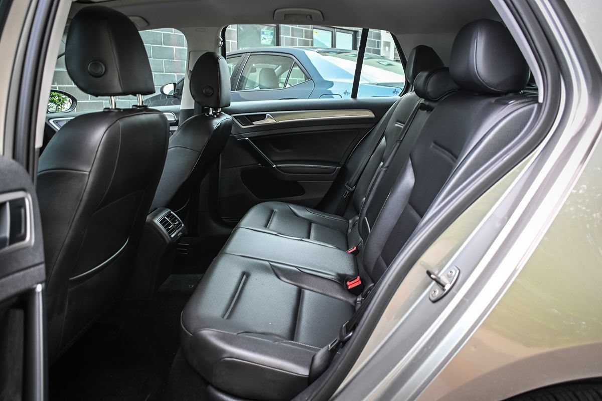 Used 2015 Volkswagen Golf SE FWD image 13