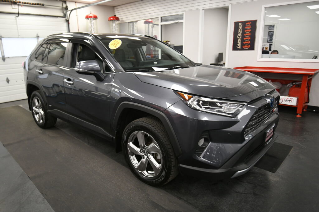 Used 2021 Toyota RAV4 Limited AWD/4WD image 2