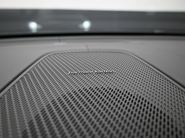 New 2026 Volvo XC60 B5 Ultra w/ Protection Package Premier image 31