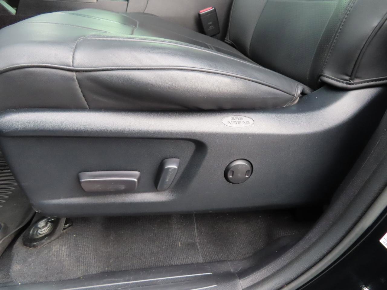 Used 2016 Toyota Tundra SR5 w/ TRD Off Road Package image 28