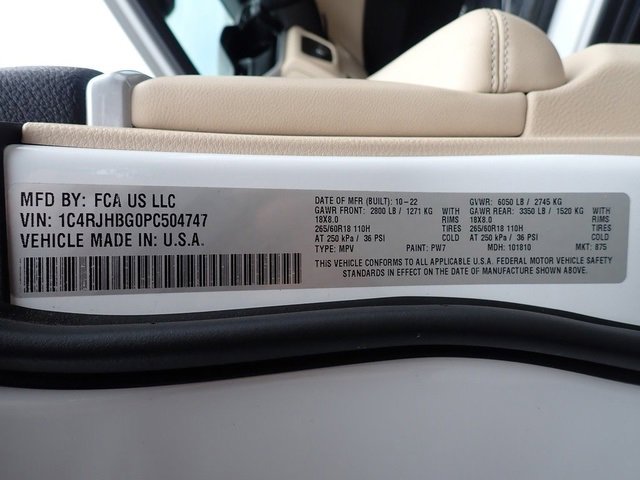 Used 2023 Jeep Grand Cherokee Limited image 19