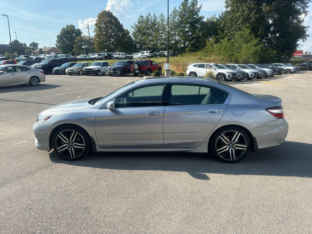 Used 2016 Honda Accord Touring image 4