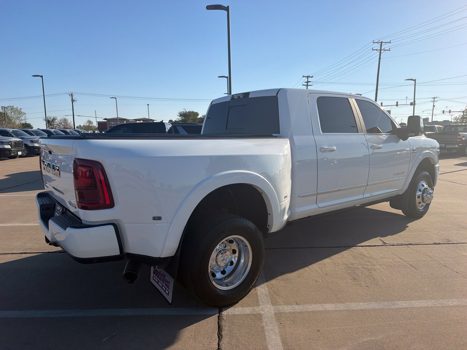 Used 2025 RAM 3500 Limited AWD/4WD image 5