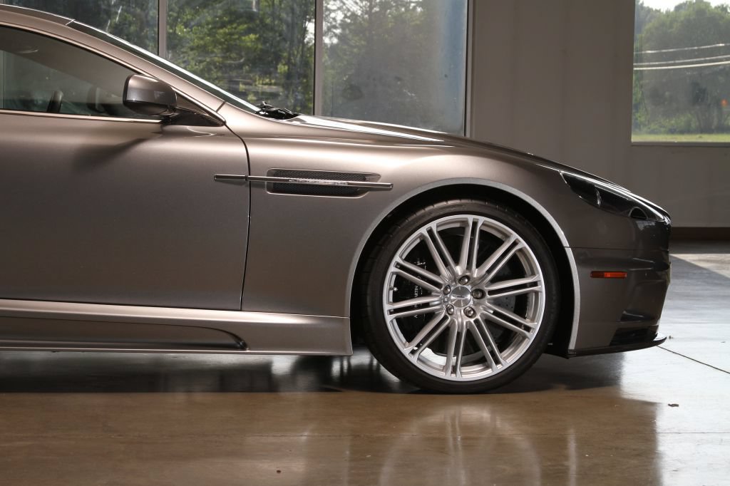 Used 2009 Aston Martin DBS Coupe RWD image 16