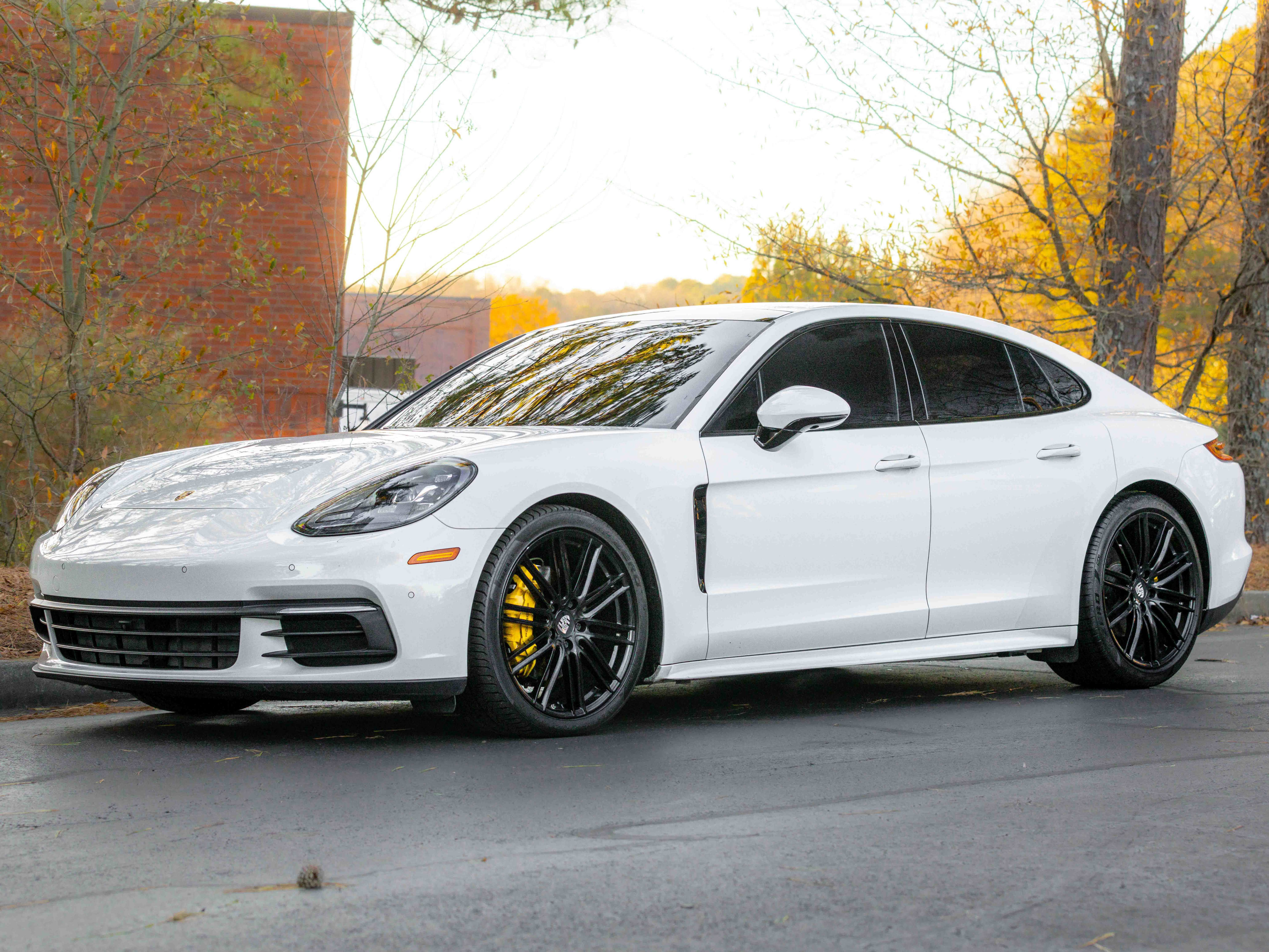 Used 2017 Porsche Panamera image 54