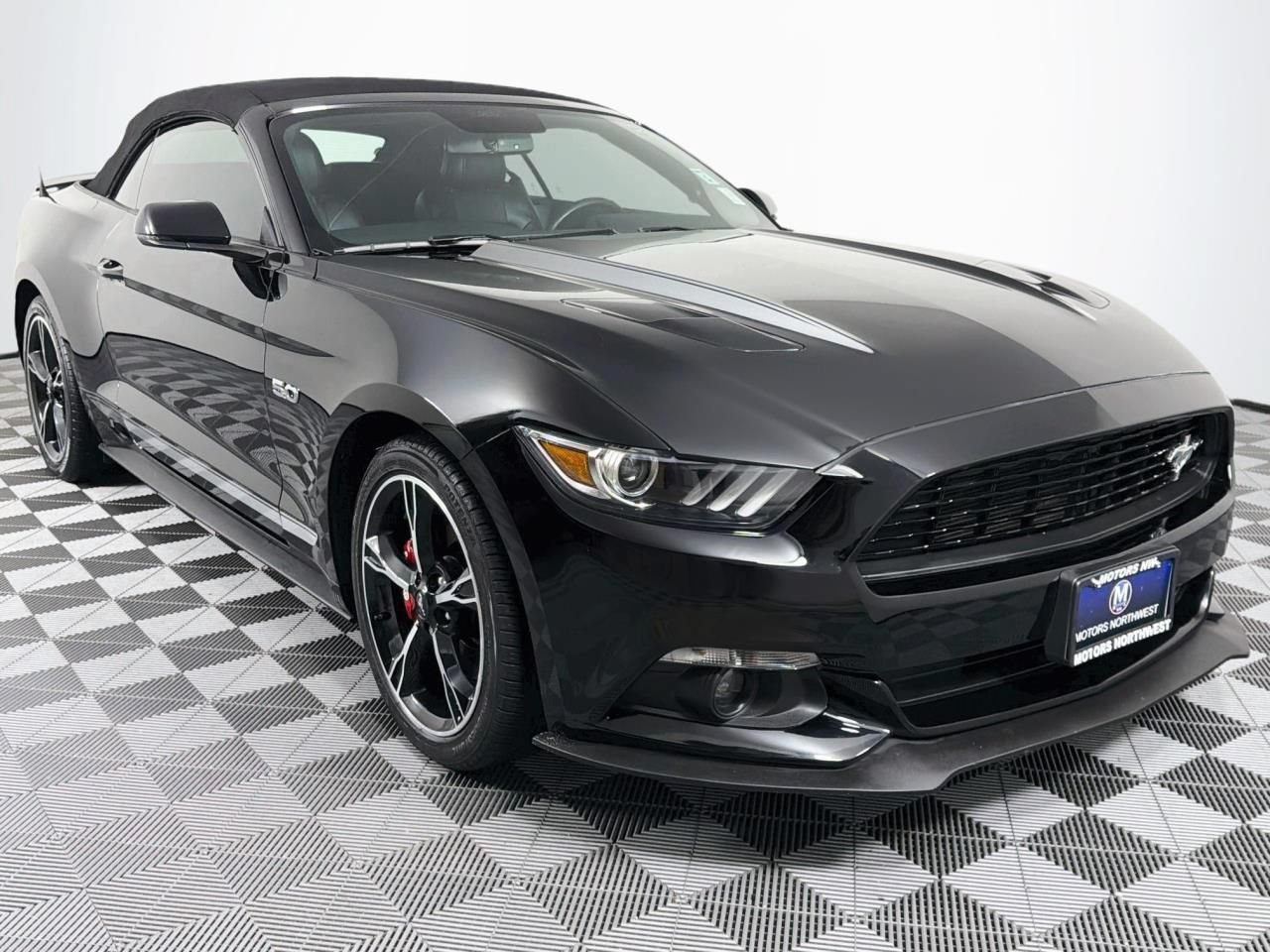 Used 2017 Ford Mustang GT Premium w/ Equipment Group 401A RWD image 30