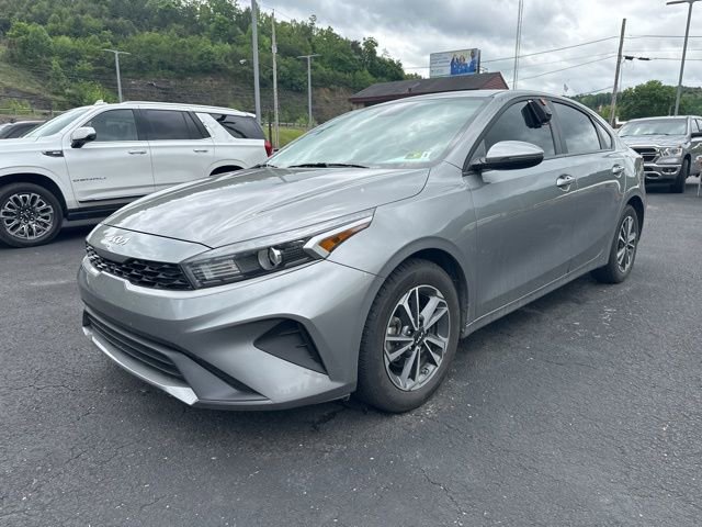 Used 2024 Kia Forte LXS w/ LXS Technology Package FWD image 3